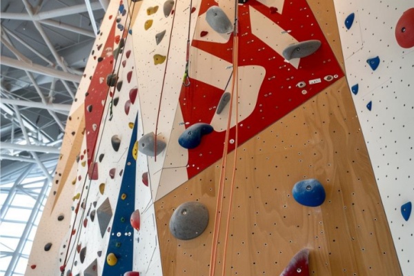 1761704084637850.jpg 攀岩图片2.jpg