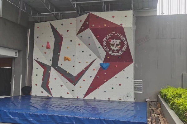 匠心设计，铸就拓展训练基地攀岩墙的复合价值