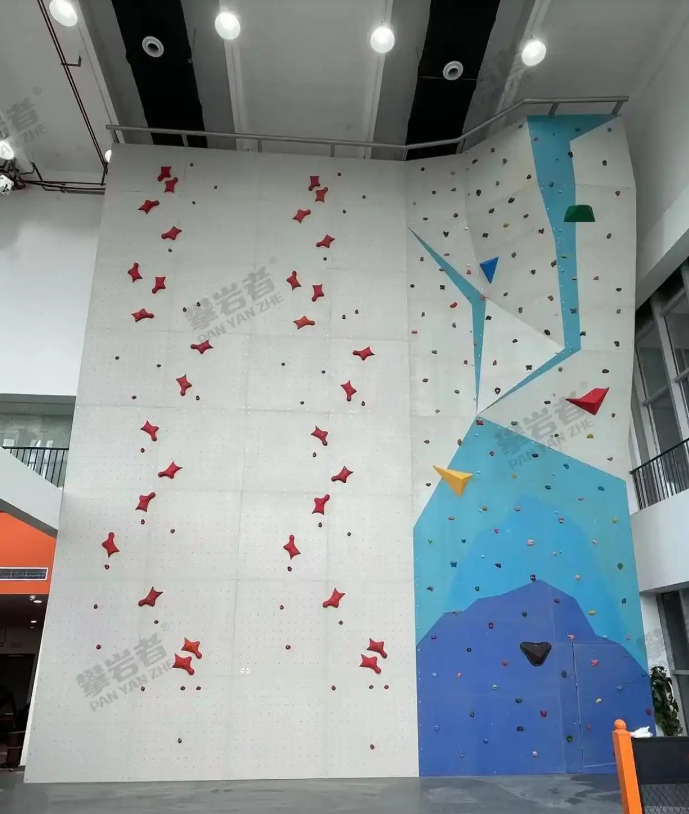 适配师范教学体系,打造院校专用训练攀岩墙场地